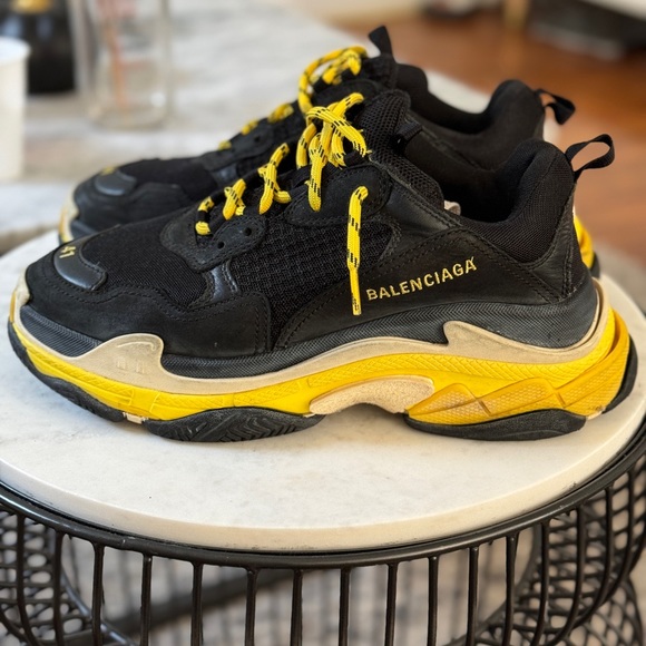 Balenciaga - Picture 9 of 11